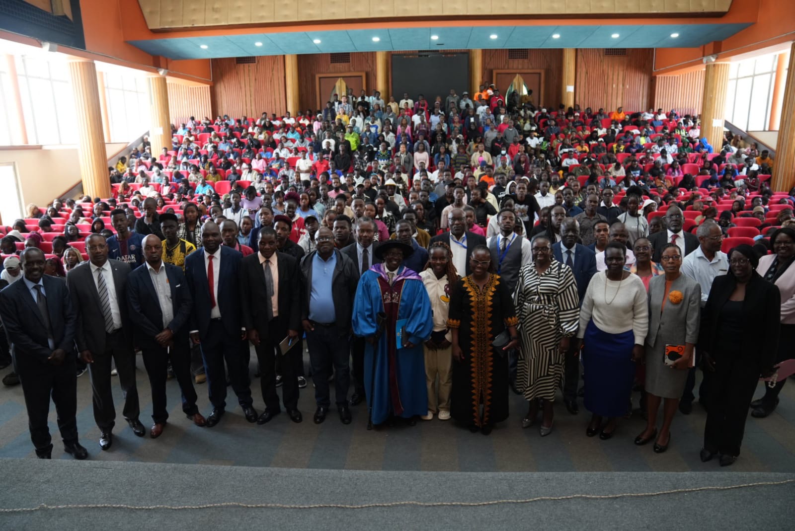 Dean of FASS and Heads of Departments take a Photo with First Year students 